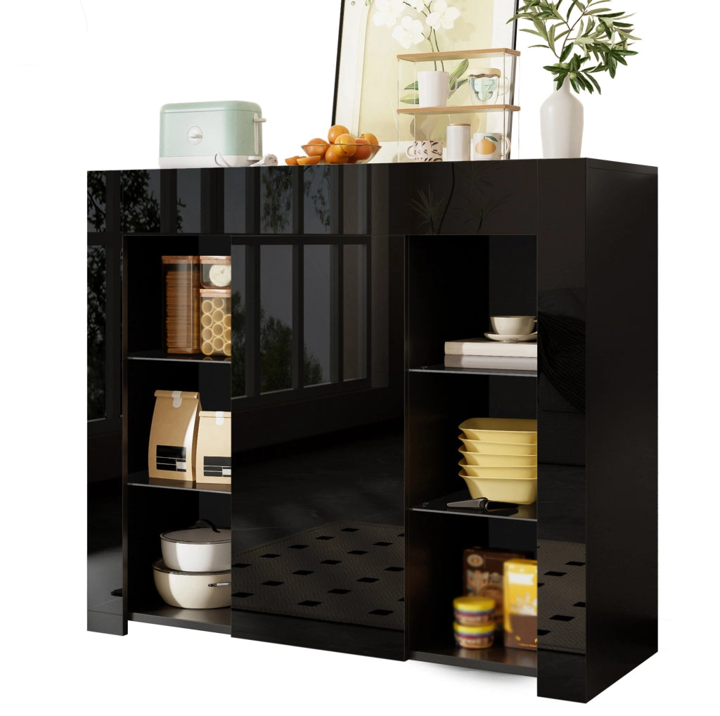 Buffet 95x35x83 cm con ripiani in vetro e anta; frontale lucido in pannello truciolare nero
