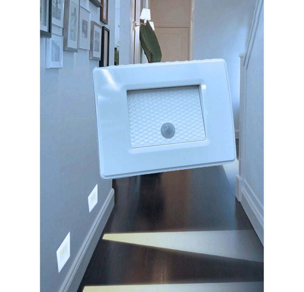 Faretto segnapasso led da parete con sensore movimento compatibile scatola 503 Bianco luce fredda