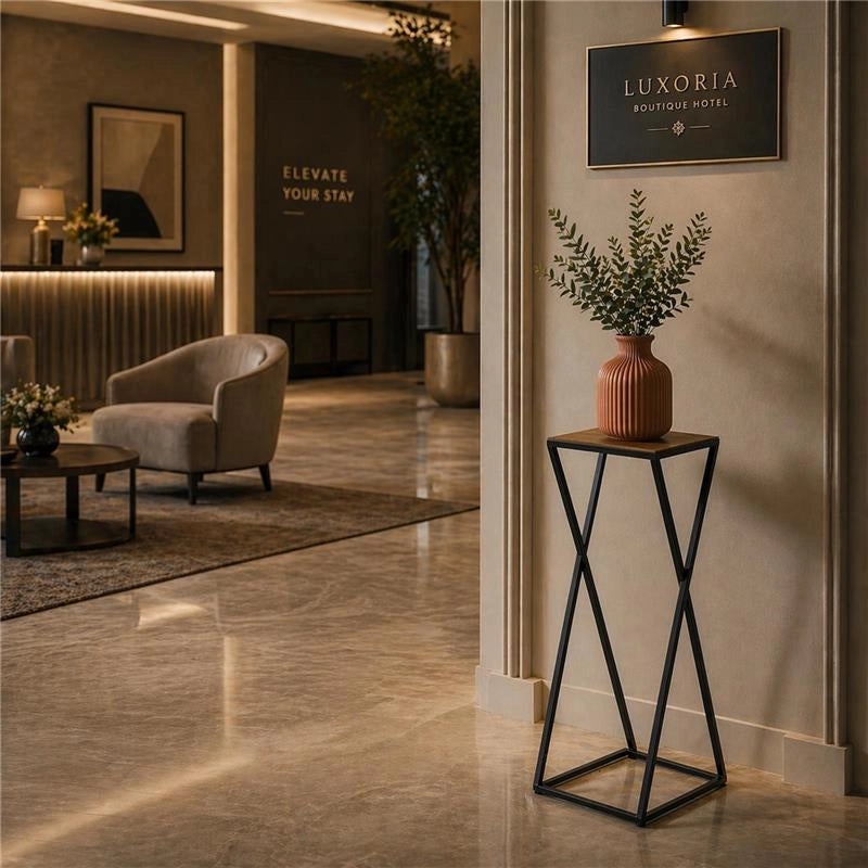 TAVOLINO A COLONNA CON STRUTTURA IN METALLO NERO E TOP IN MDF EFFETTO LEGNO SCURO MISURE: 25X70 CM