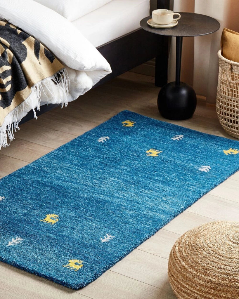 Tappeto Gabbeh in lana blu 80 x 150 cm, trapuntato a mano con motivi animali occidentali e design rustico