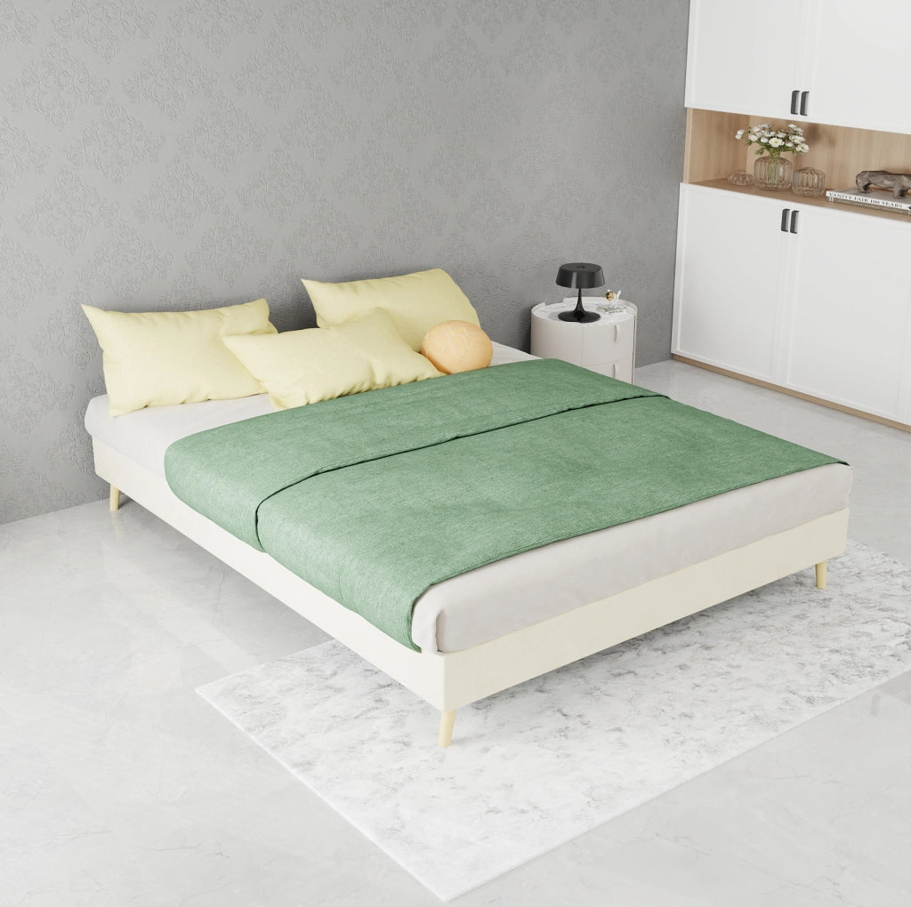 Letto 140x200 cm; struttura stabile in tessuto e metallo; beige