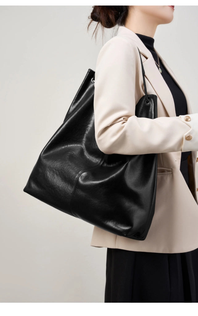 Borsa a mano da donna in vera pelle, nera.