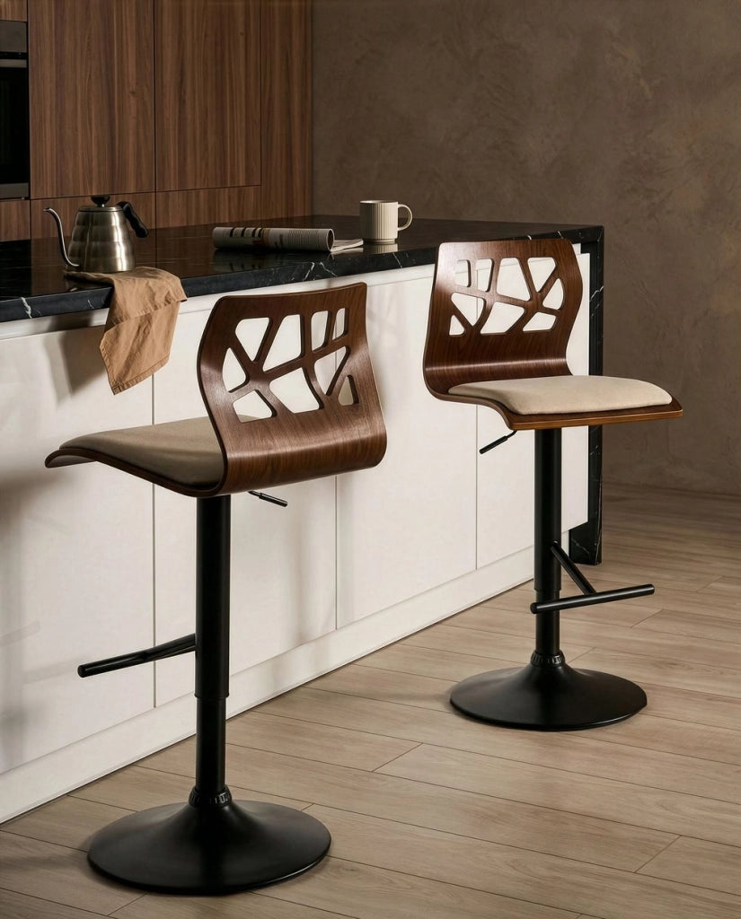Set di 2 sgabelli da bar in ecopelle beige e nero Girevole Alzata a Gas Regolabile in Altezza Moderno
