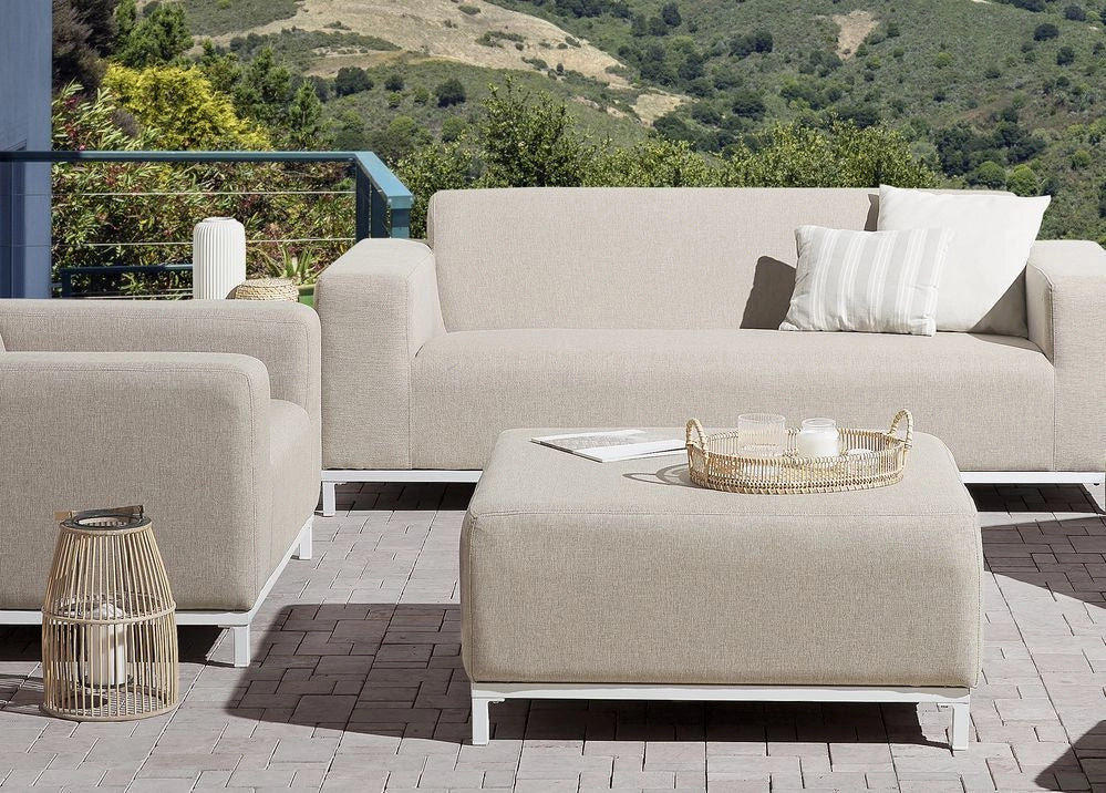 Pouf Rivestimento in poliestere beige Gambe in alluminio bianco Struttura in metallo Resistente all'acqua per esterni e interni