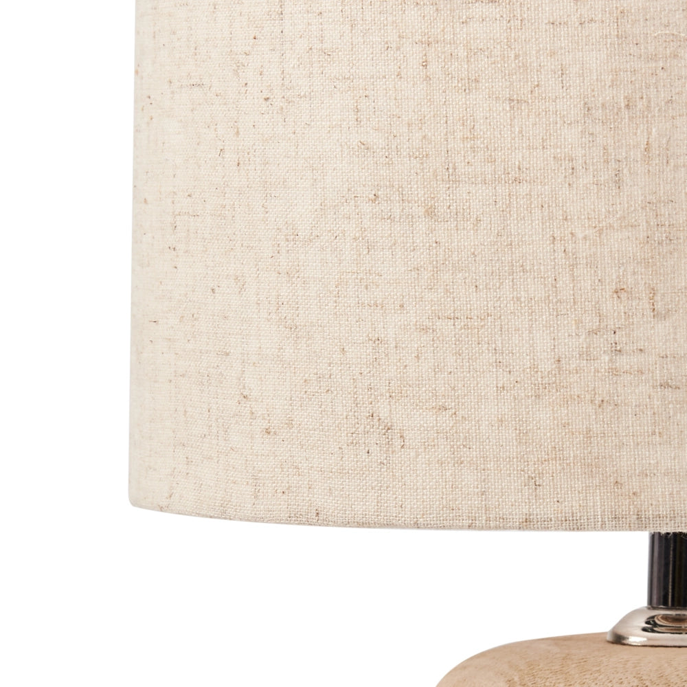 Lampada da tavolo a stelo con paralume in tessuto e base in in metallo beige chiaro Design moderno Soggiorno