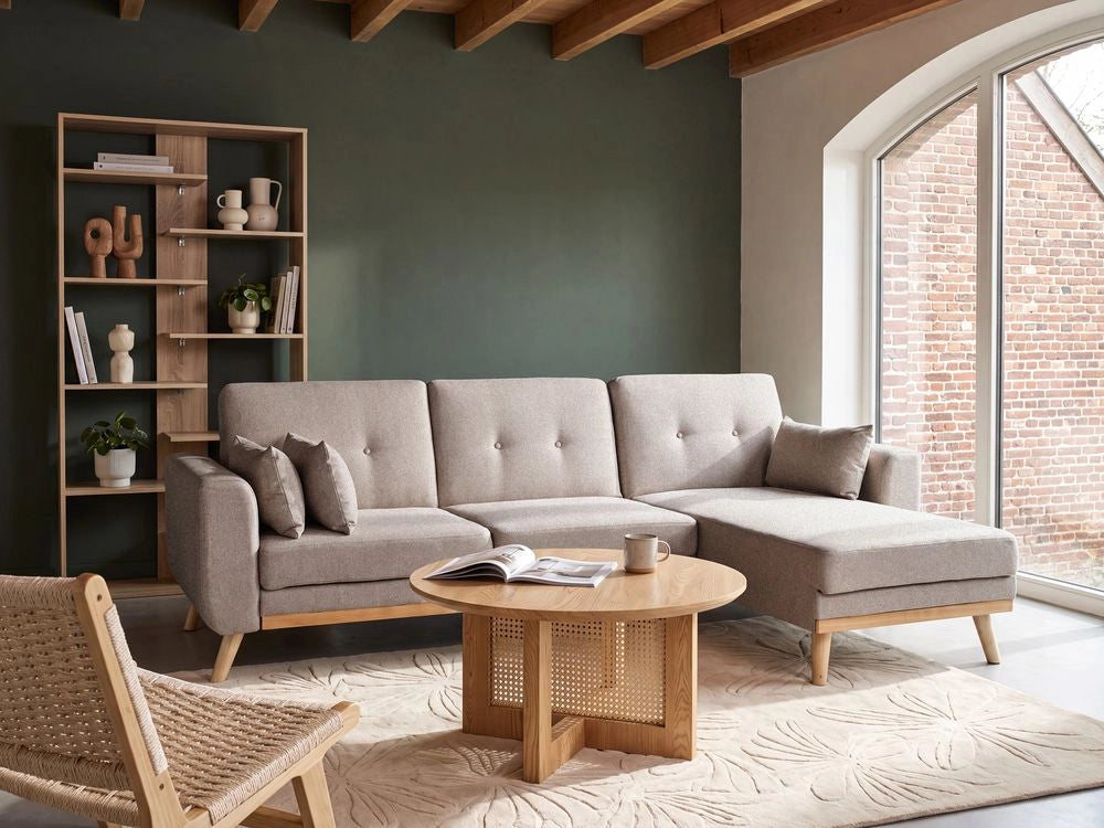 Divano Angolare ad Angolo Sinistro Beige in Tessuto Imbottito a L con Seduta Trapuntata Cuscini Decorativi e Funzione Letto