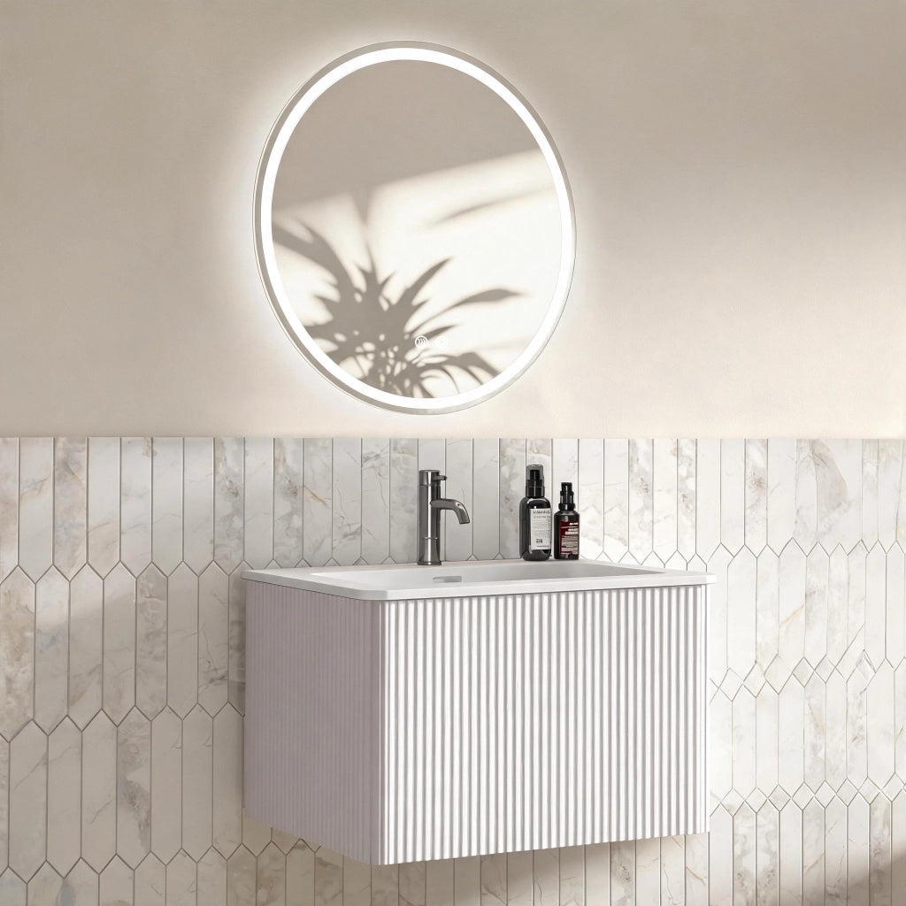 Mobile bagno sospeso con specchio tondo LED; lavabo integrato e cassetto; design rigato per bagno; bianco