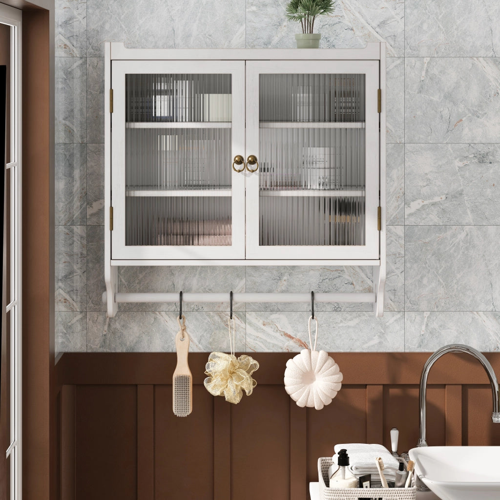 Pensile da Parete con 2 Ante in Vetro Cannelé; 3 Ripiani e Porta Asciugamani; Stile Vintage; in Legno e MDF; 63×18×60 cm; Bianco Decapato
