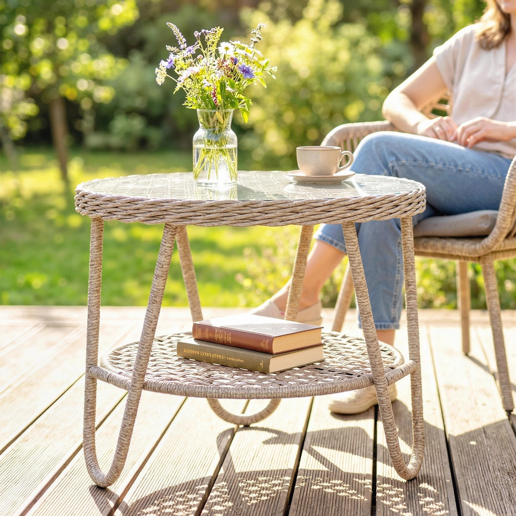 Tavolino da giardino in rattan con ripiano e piano in vetro temperato ¨C zephmum ¨C 65x65x50 cm giallo