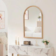Specchio da Parete Podena con Cornice Arcuato 90x60 cm Legno Naturale [en.casa]