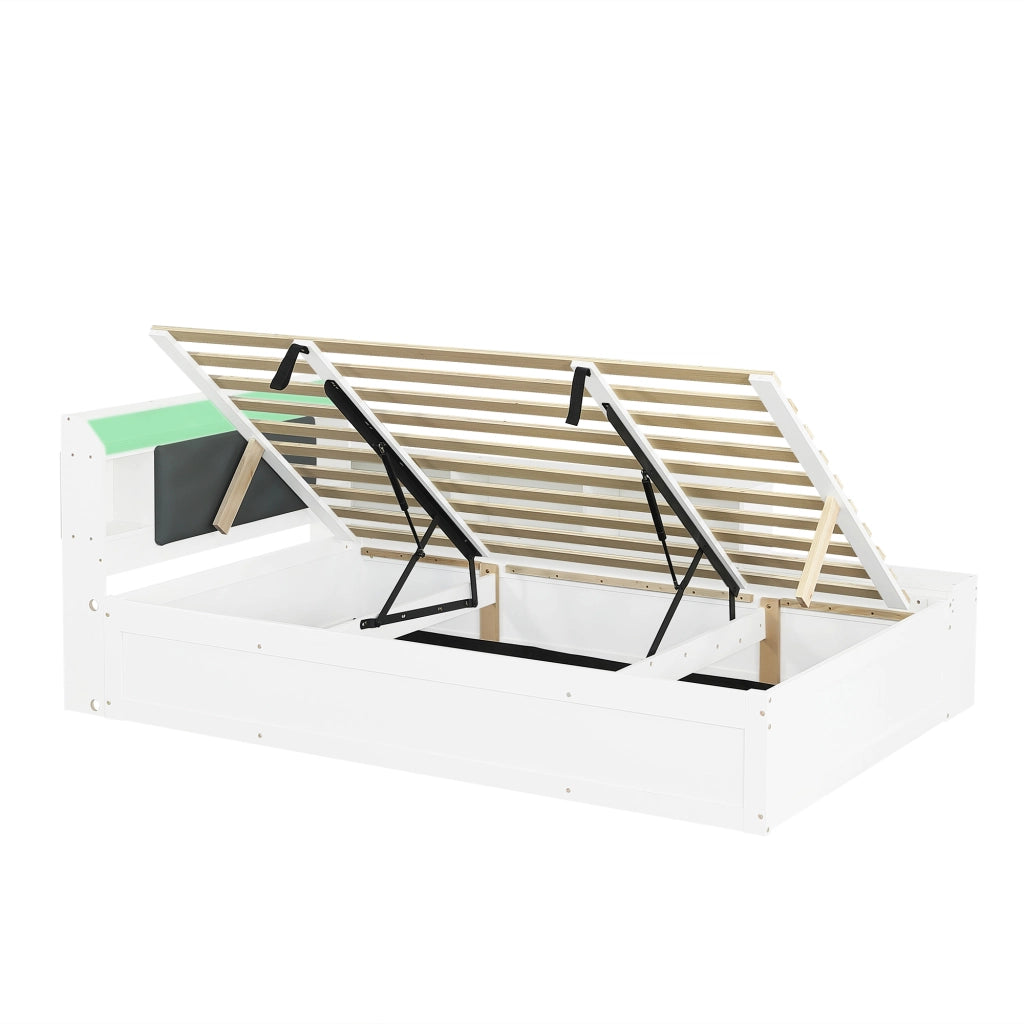 Letto in legno da 120x200 cm, con luci a LED, ripiani e prese di ricarica, testiera imbottita, bianco