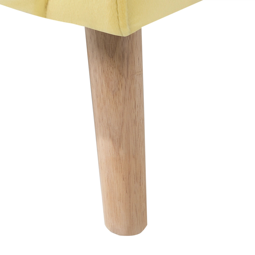 Sedia Wingback con rivestimento in velluto giallo e gambe in legno con schienale alto