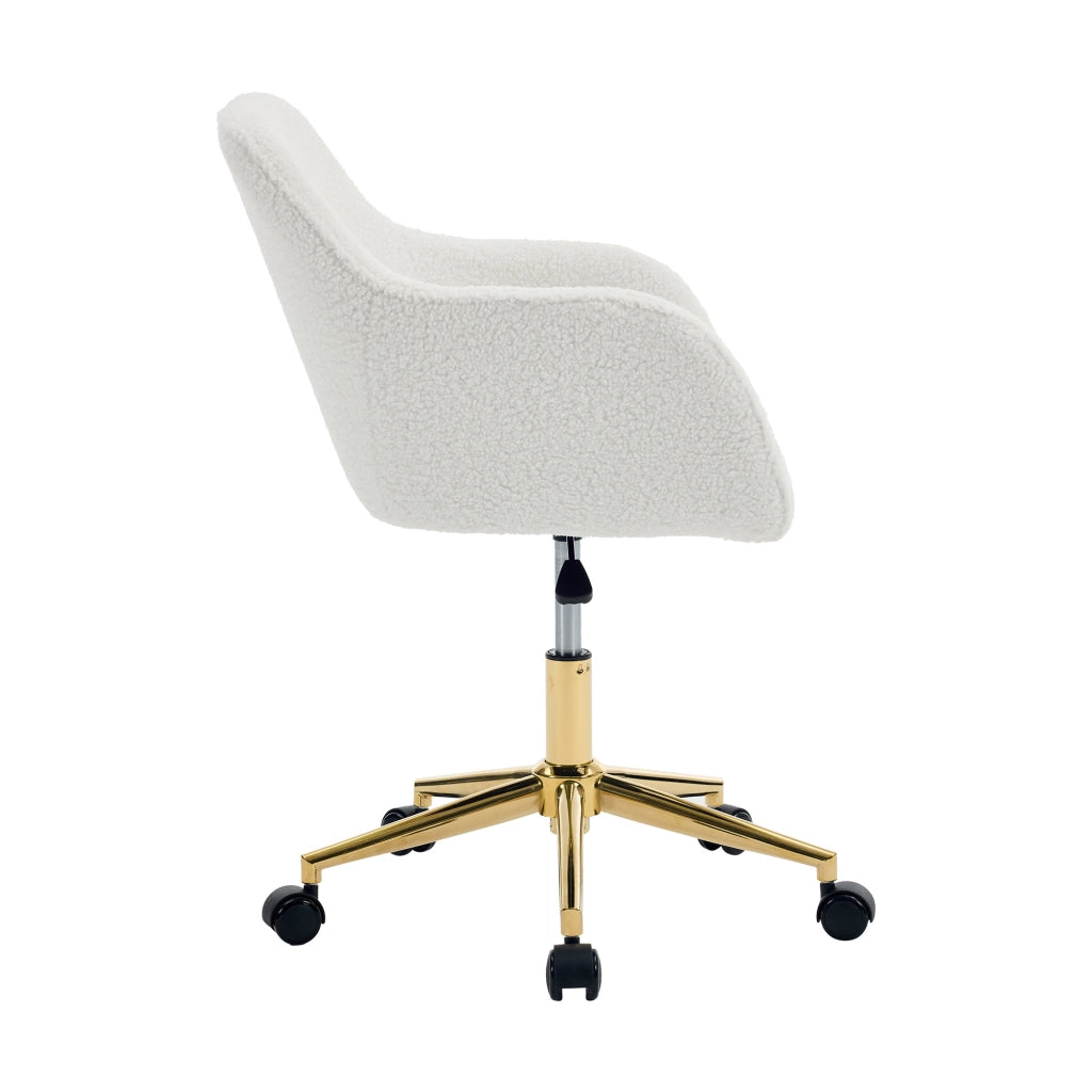 Sedia girevole da ufficio in tessuto Teddy color avorio, regolabile in altezza, con base dorata e ruote universali