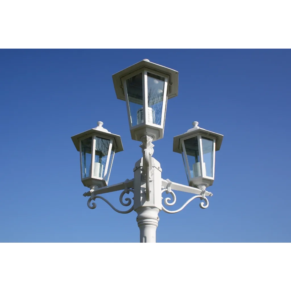 Lampione da Giardino a 3 Bracci 215 cm in Alluminio Bianco CFW7742541