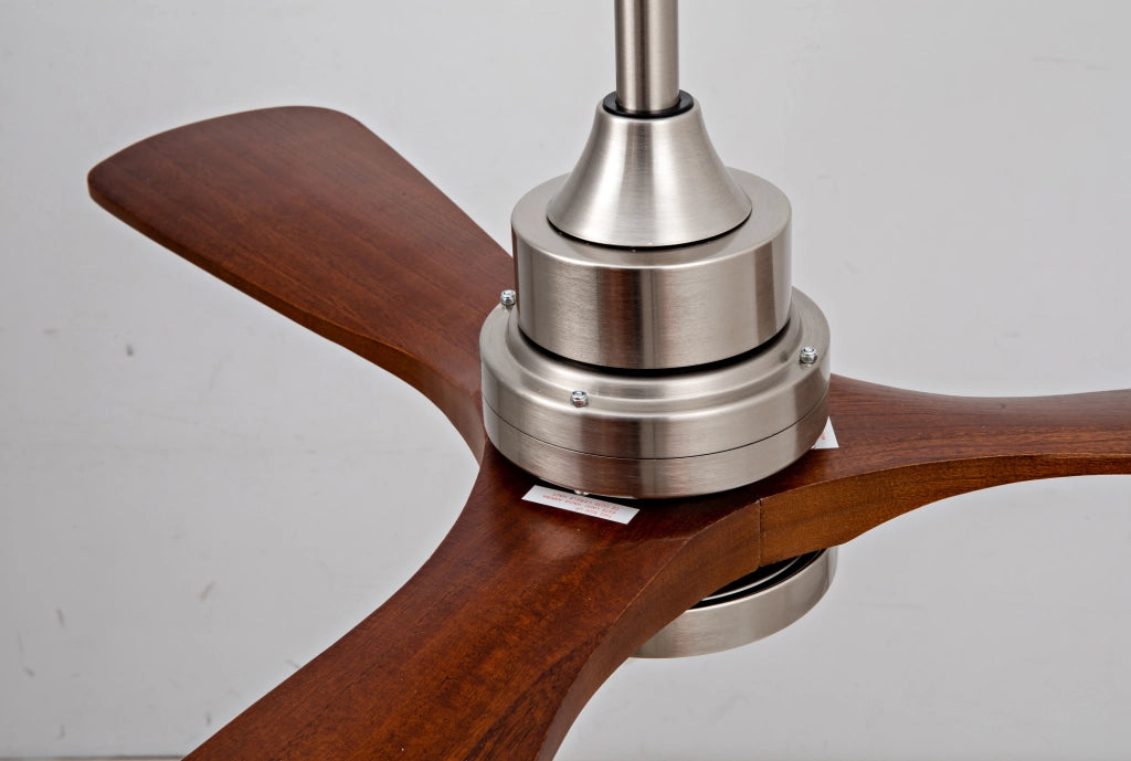 Ventilatore da soffitto con luce e telecomando; 3 pale in legno massello; nickel