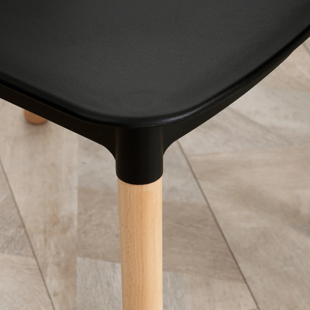 Set 4 Sedie Scandinave con Schienale Alto ¨C Xylo ¨C Polipropilene e Legno di Hevea Nero