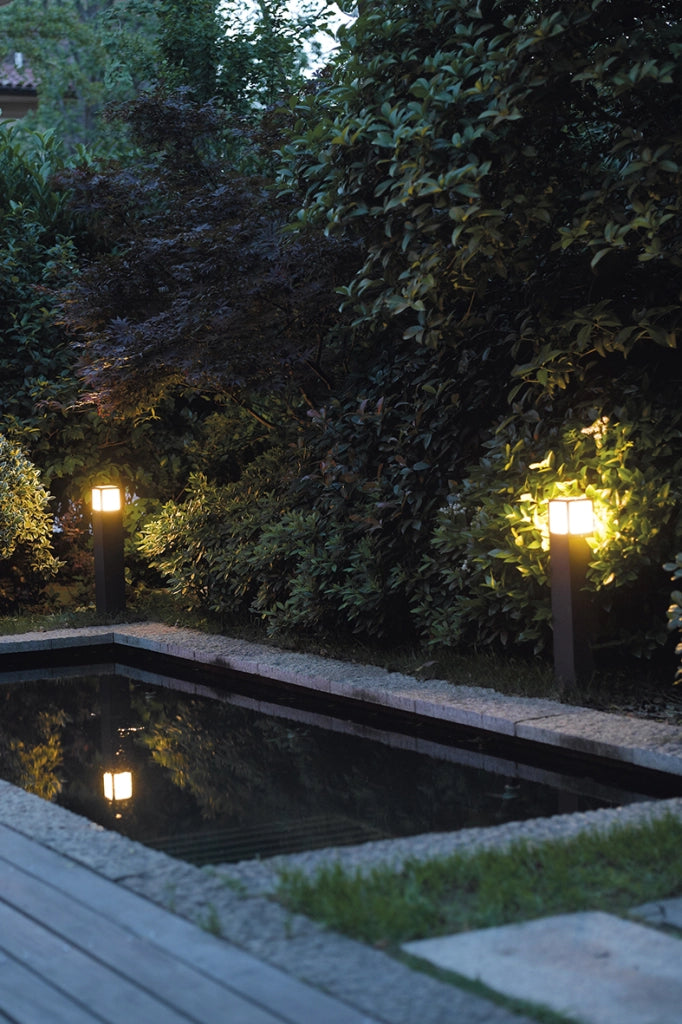 Lampada da terra Oliver Bollard Antracite con attacco E27 IP65 65cm - Rossini Group, apparecchio per esterno versatile in alluminio