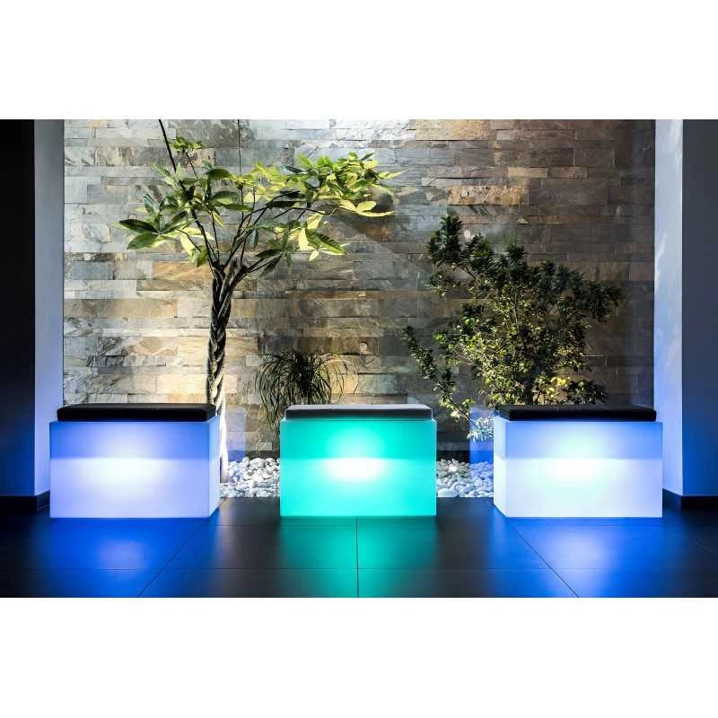 Panchina luminosa moderna di design con cuscino 80 cm in polimero resistente con LED multicolor per interno ed esterno - Made in Italy - Monacis
