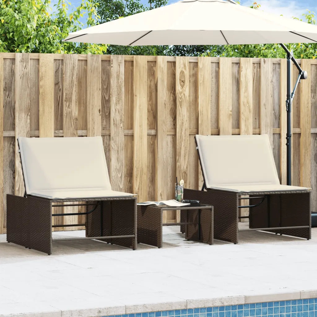 Lettini prendisole 2 pz con tavolo marrone in polyrattan