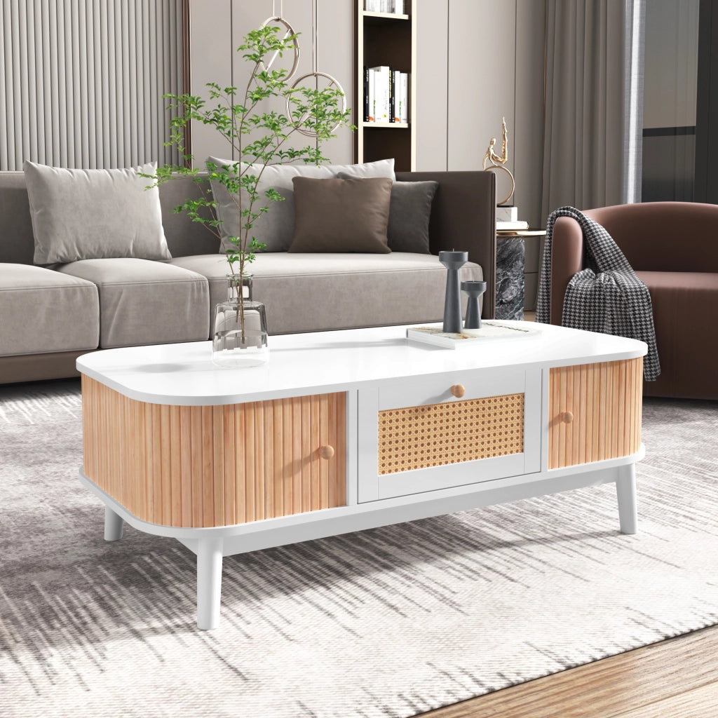 Tavolino da Caffè con 2 Cassetti in Rattan e Ante Scorrevoli; Gambe in Legno Massello; in MDF; Bianco; 110×55×38;5 cm
