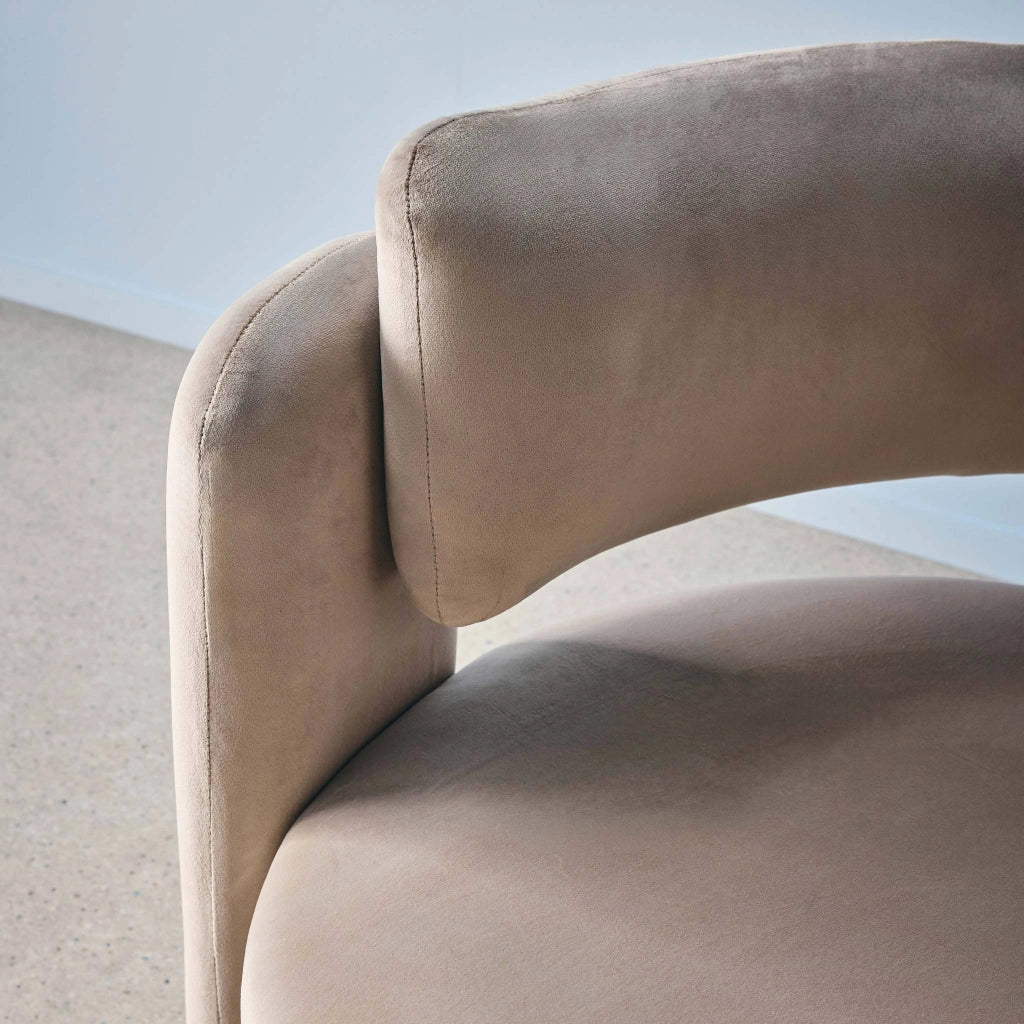 Poltrona tripode in velluto, beige