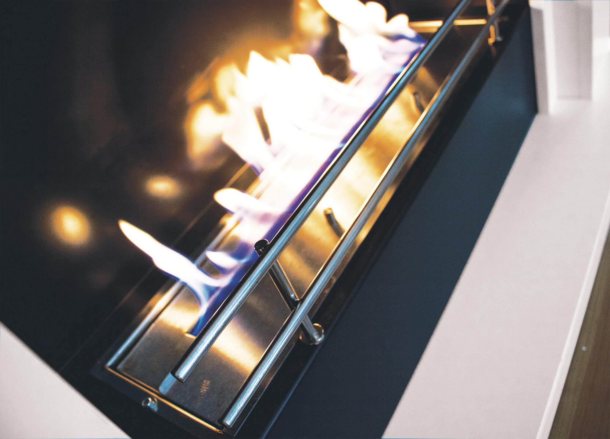 Camino a Bioetanolo da Pavimento 100x30x88 cm Karlsen Udine Bianco