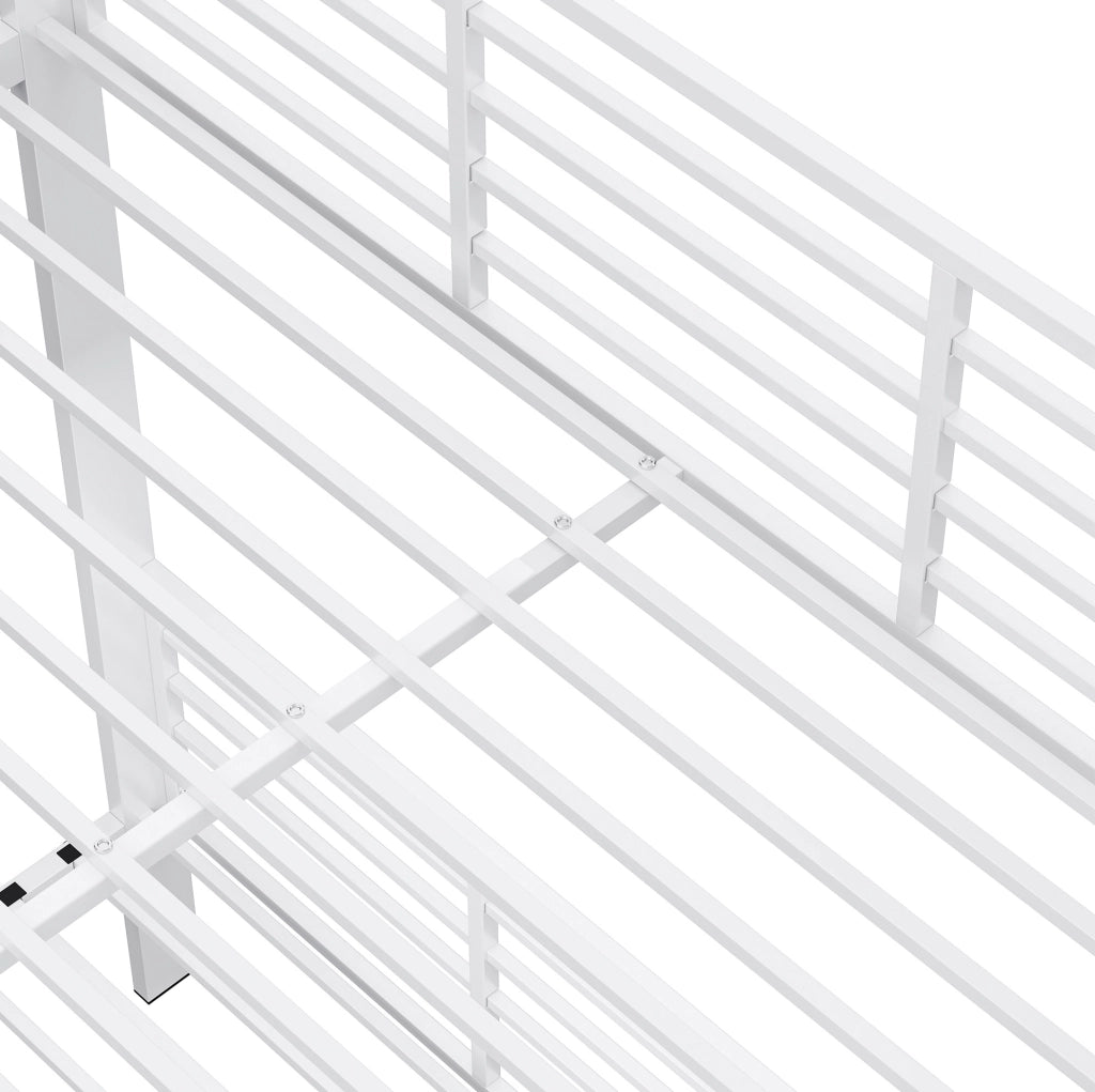 Letto a castello 205x145x170 cm per 3 persone con letto estraibile e barriera di sicurezza in metallo bianco opaco