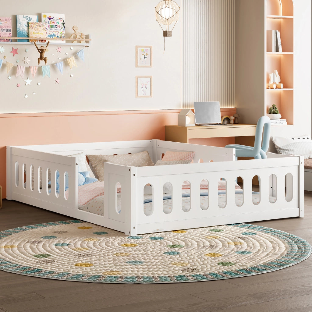 Letto per bambini 140x200 in legno bianco con sponde di sicurezza e design a terra