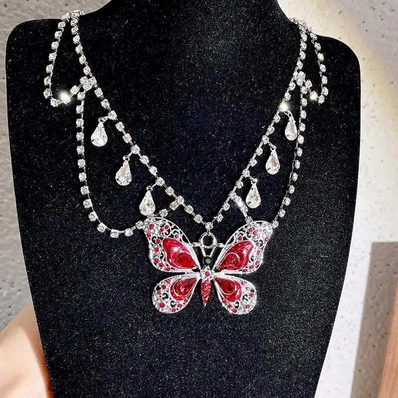Collana con ciondolo a farfalla fatto a mano con diamanti, regalo di Natale o compleanno.