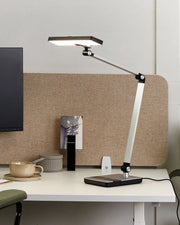 Lampada da tavolo color argento LED intensità variabile braccio regolabile ufficio cameretta stile moderno
