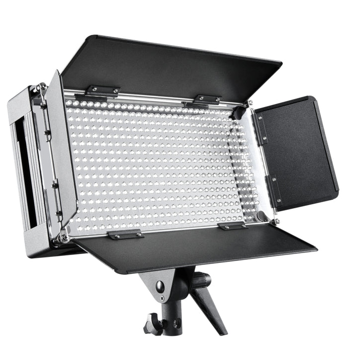 Pro 500 On Location Lightning Set (2 luci LED dimmerabili, 2 treppiedi per lampade WT-806 con borsa per il trasporto), 20375, 800 lux in uscita