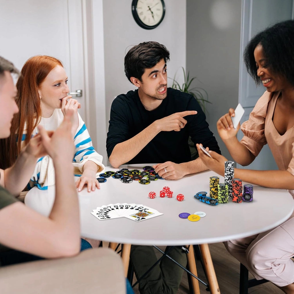 Poker Chips, Set di Fiches da Poker con 500/300 Chips e Custodia in Alluminio, Mazzo di Carte 5 Dadi, Set di Fiches per Party Viaggi e Feste (500 chips)