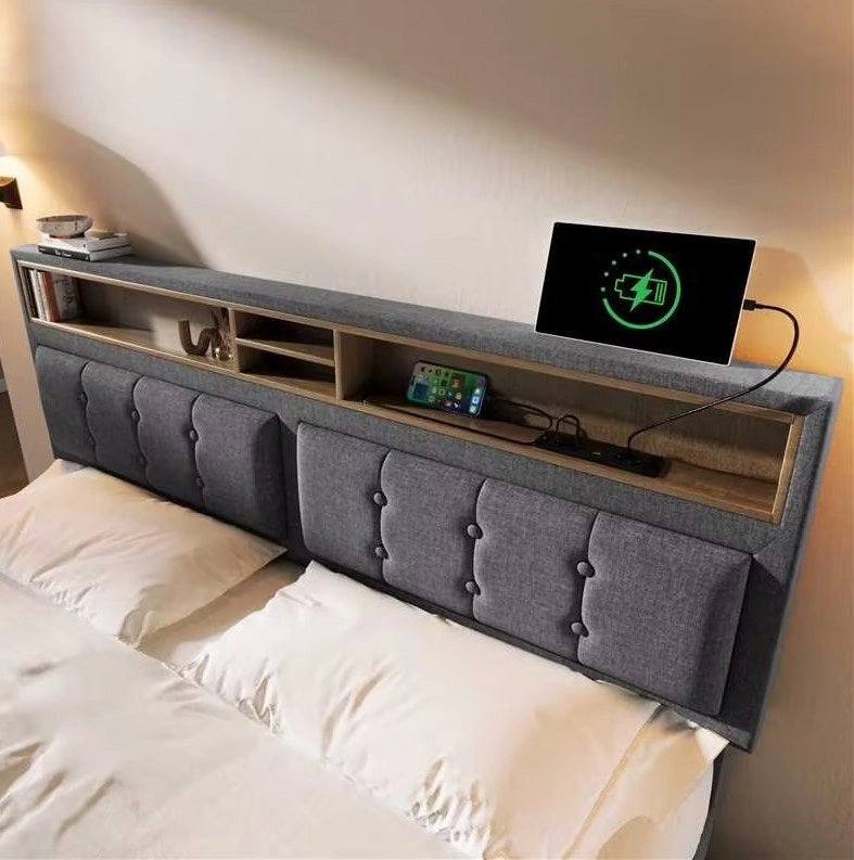 Letto matrimoniale imbottito 140x200 cm con testiera regolabile; USB e prese; grigio
