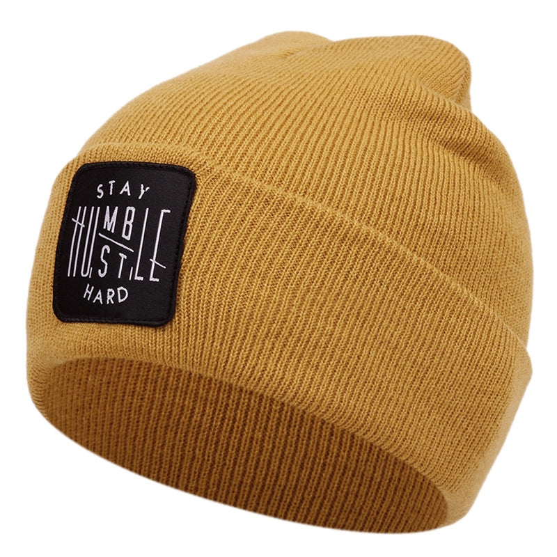Cappelli invernali caldi lavorati a maglia con ricamo STAY, colore giallo