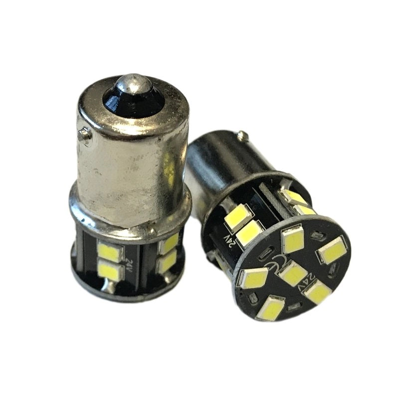 2 Lampade LED BA15S 24V G18 R5W Bianco Freddo 16 SMD 2835 Piedi Dritti No Polarità