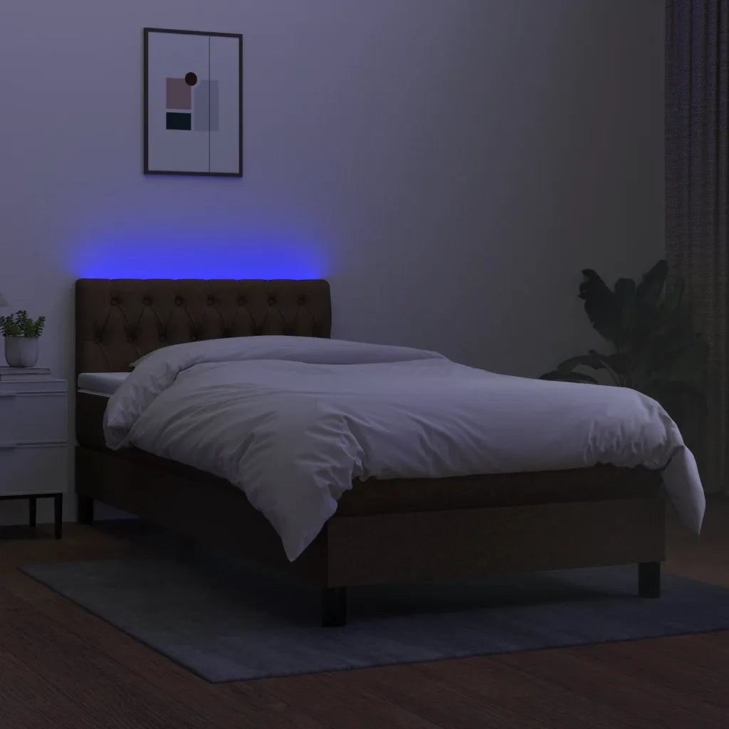 Letto a Molle Materasso e LED Marrone Scuro 90x200cm in Tessuto 3133368