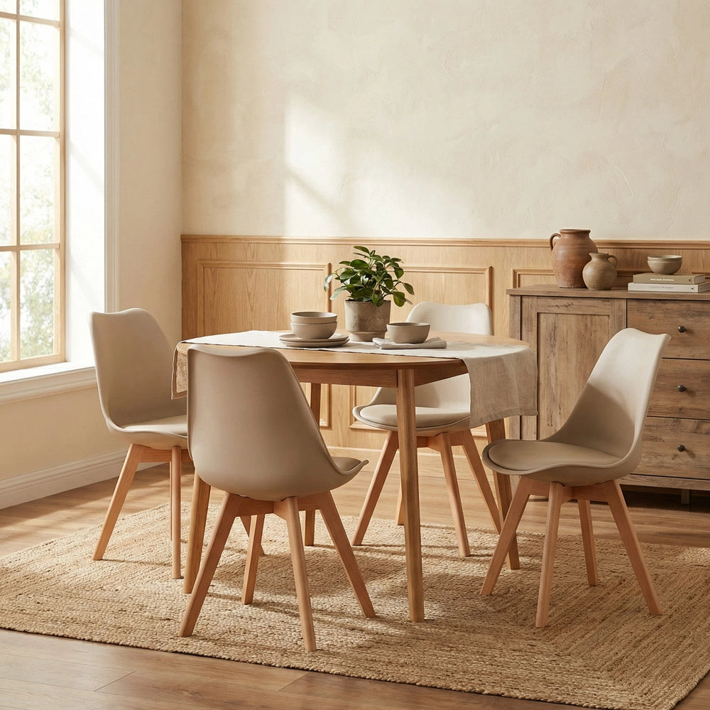 Set 4 sedie moderne beige con cuscino e gambe in legno modello Candice
