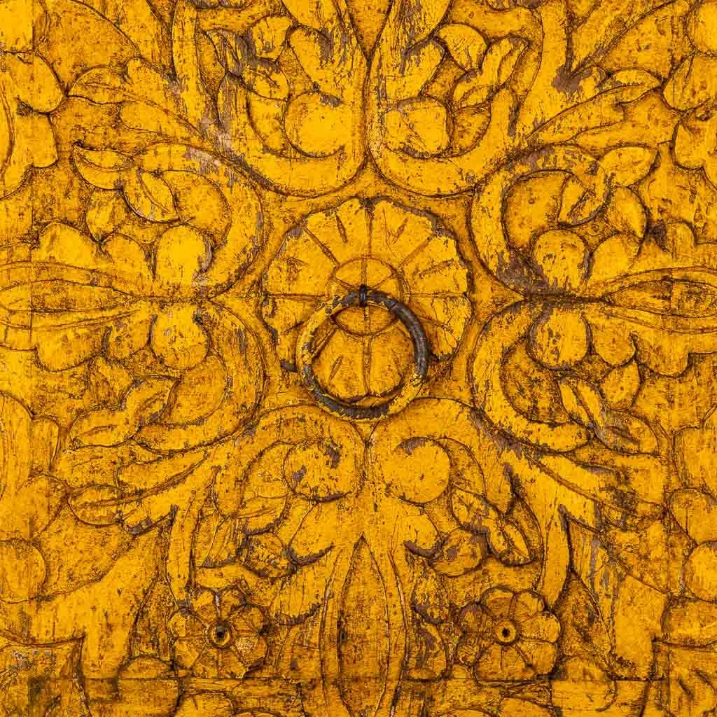 Armadio in legno artigianale giallo 102x44x183h cm
