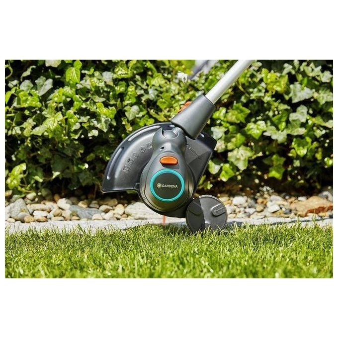 Gardena 14701-55 ComfortCut 23-18V P4A Solo Trimmer a Batteria 23 cm Manico Telescopico Testa Orientabile colore Nero Blu Arancione Argento
