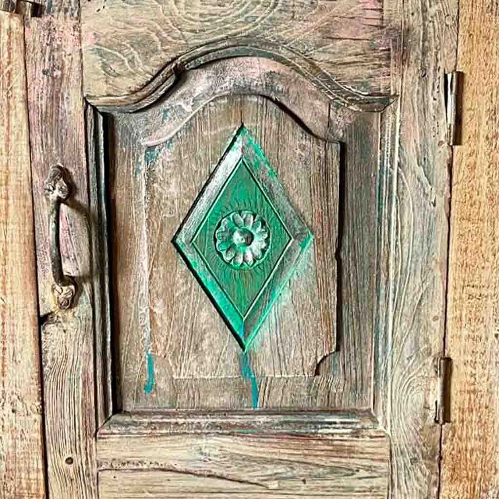 Comodino in legno con finitura artigianale marrone 49x28x62h cm