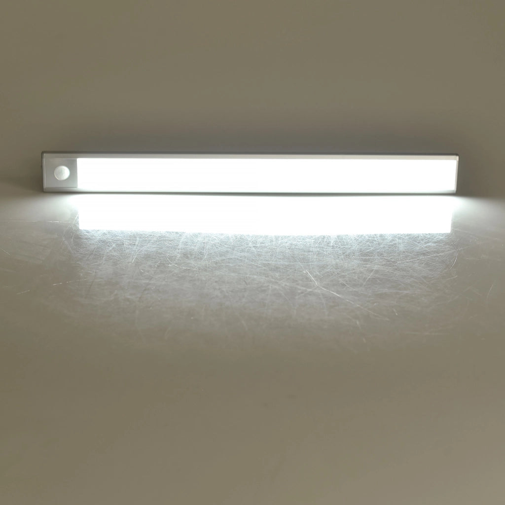 BARRA LED RICARICABILE 2W CON SENSORE DI MOVIMENTO LUCE FREDDA 6500K° - ILLUMINAZIONE AUTOMATICA PER INTERNI