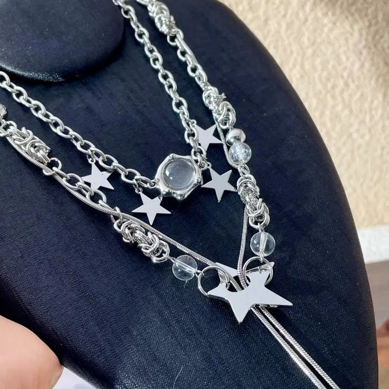 Collana con nodo a stella a cinque punte realizzata a mano con perline di cristallo, regalo di Natale o di compleanno.
