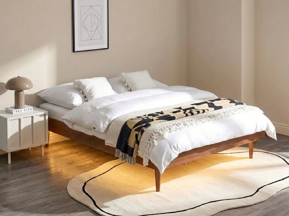 Letto marrone in legno di frassino UE Dimensioni doppie 4ft6 senza testata con luce LED Base a doghe Stile rustico minimalista