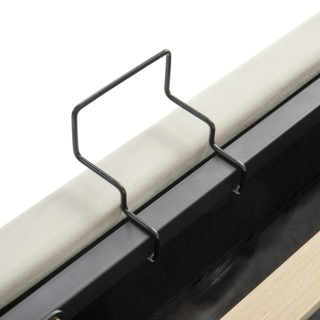Letto 140x200 cm con contenitore idraulico; 3 cassetti e LED in velluto beige