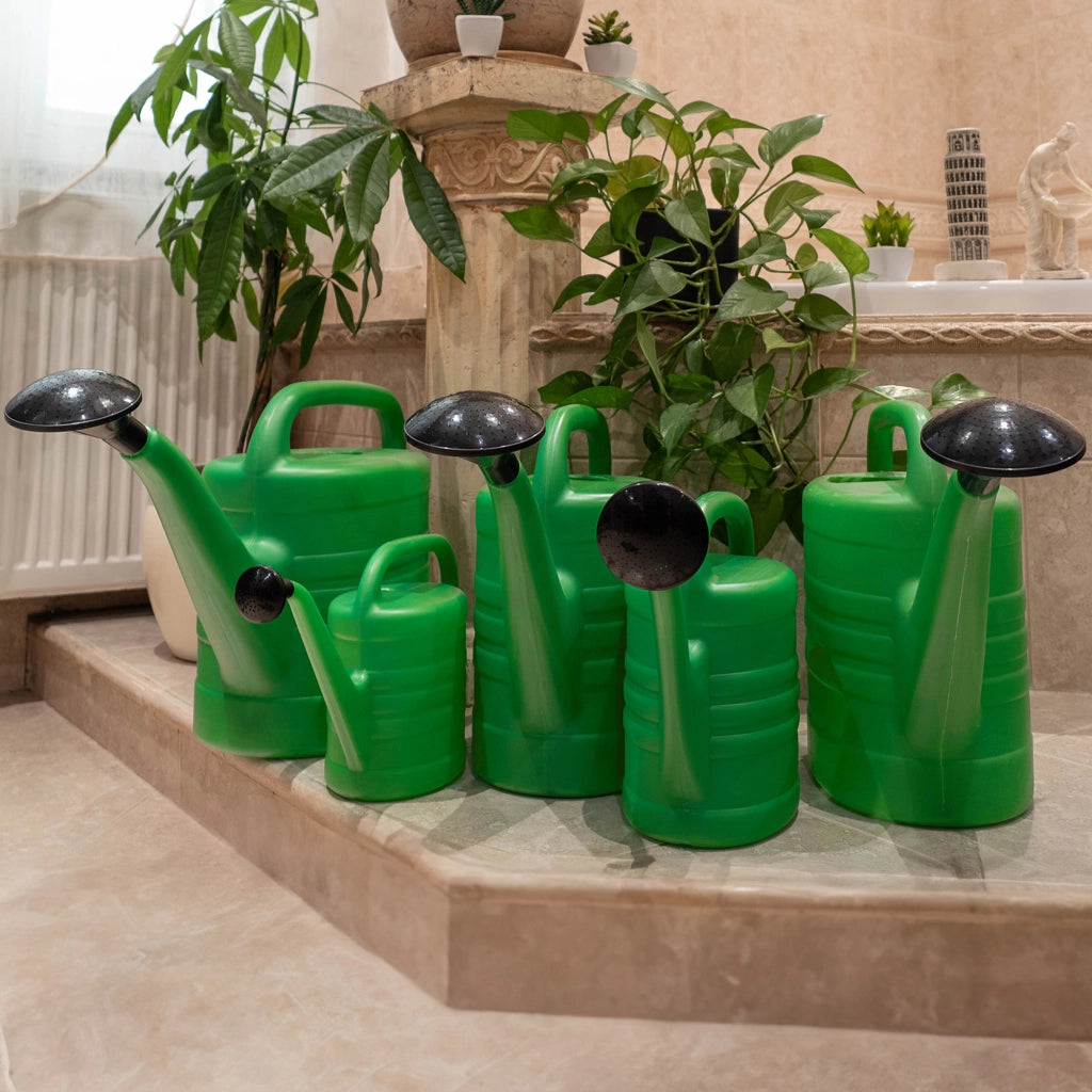 Annaffiatoio domestico KADAX da 5 litri per innaffiare fiori e piante da giardino, in plastica.