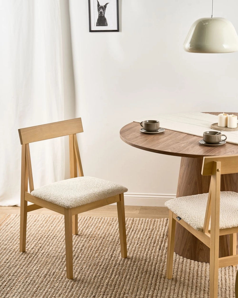 Set di 2 sedie da pranzo Struttura in legno di gomma chiaro Seduta in bouclé beige Design retrò senza braccioli
