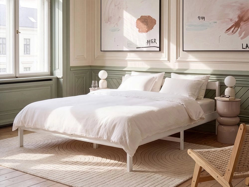 Letto matrimoniale in legno di Pino bianco con Rete a Doghe 180 x 200 cm stile minimalista