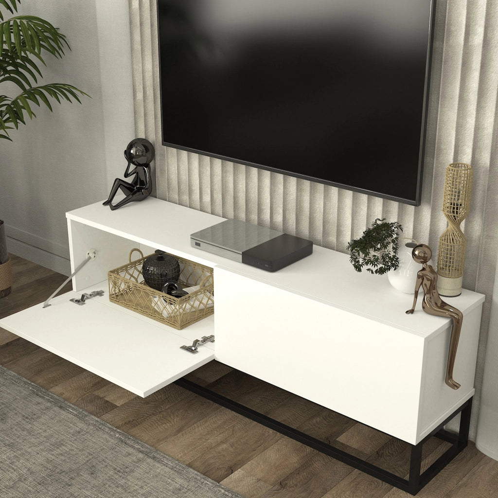 Mobile Porta TV Nolven a 2 Ante Ribalta e Telaio Lungo in Metallo 135x32x47 cm - Bianco [en.casa]