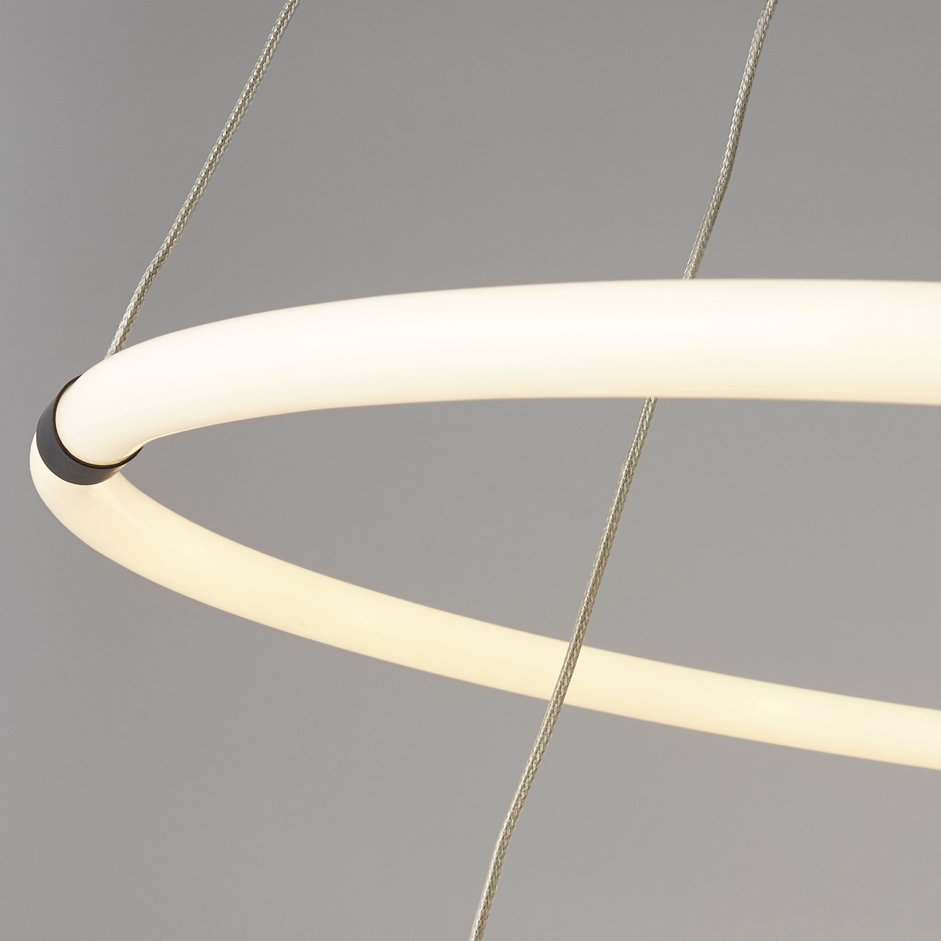 Lampadario Moderno Revolve Acciaio Bianco Policarbonato Nero Led 28,24W 3000K