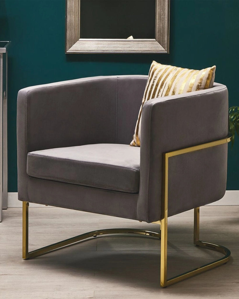 Poltrona Velluto Grigio Struttura In Metallo Dorato Con Schienale Tondo Stile Glam